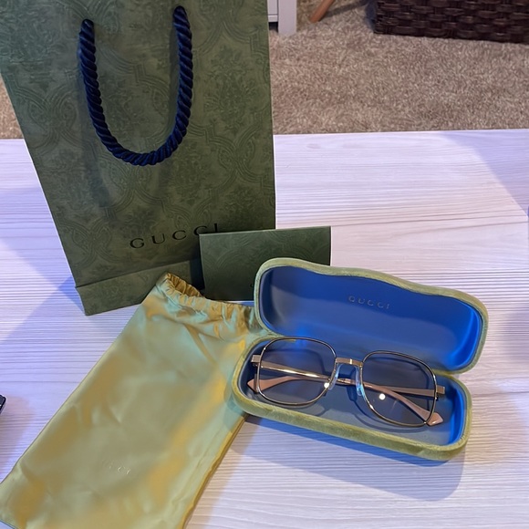 Authentic Gucci sunglasses - Picture 2 of 9